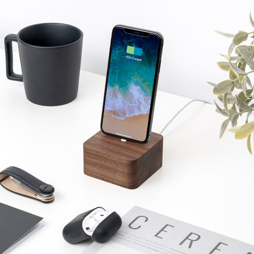 Base de Carregamento para iPhone | Madeira Nogueira