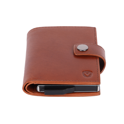 Valenta Card Wallet Leather Magsafe Luxe Cognac